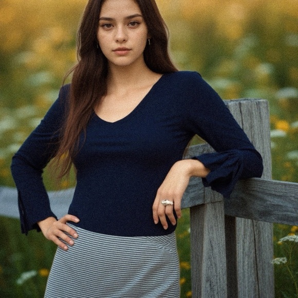 Ann Taylor Loft bell sleeve pullover sweater ❤️ - Picture 2 of 8